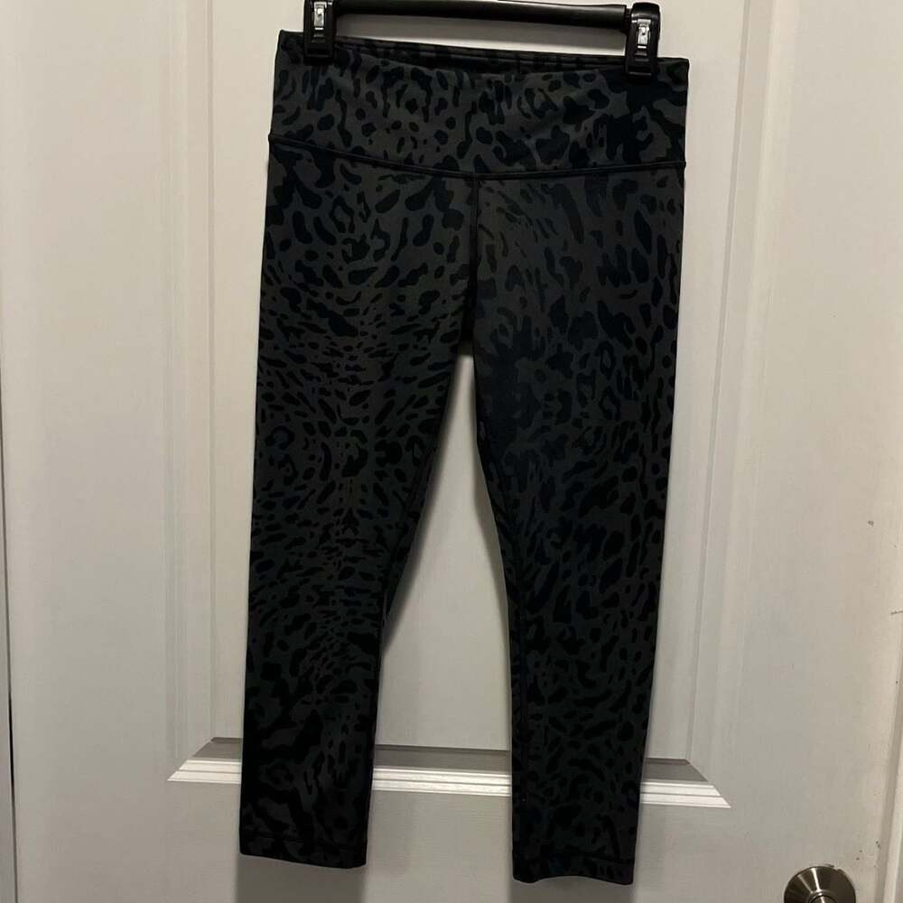 Lululemon SoulCycle Gray Black Leopard Animal Print Leggings Sz 6